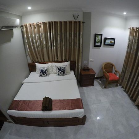 Happy​​ Family Guesthouse Kampot Exterior photo