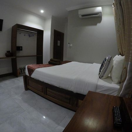 Happy​​ Family Guesthouse Kampot Exterior photo
