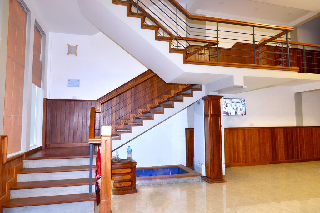 Happy​​ Family Guesthouse Kampot Exterior photo