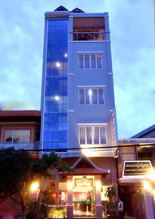 Happy​​ Family Guesthouse Kampot Exterior photo