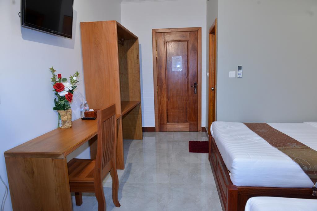 Happy​​ Family Guesthouse Kampot Exterior photo