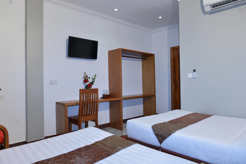 Happy​​ Family Guesthouse Kampot Exterior photo
