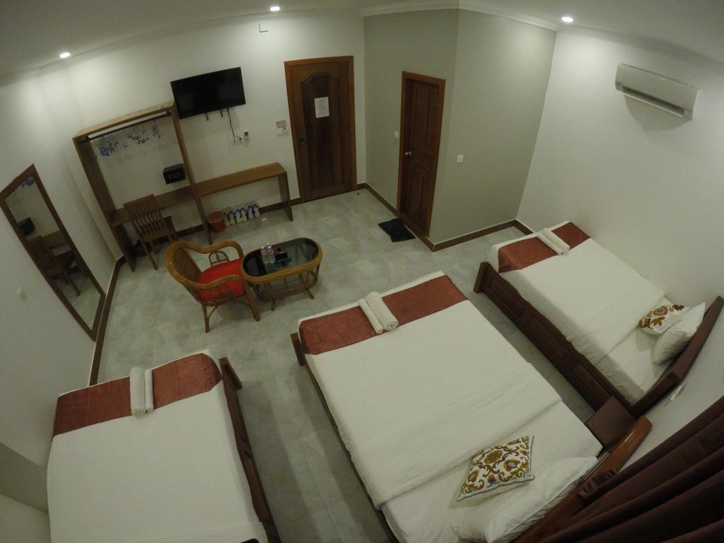 Happy​​ Family Guesthouse Kampot Exterior photo