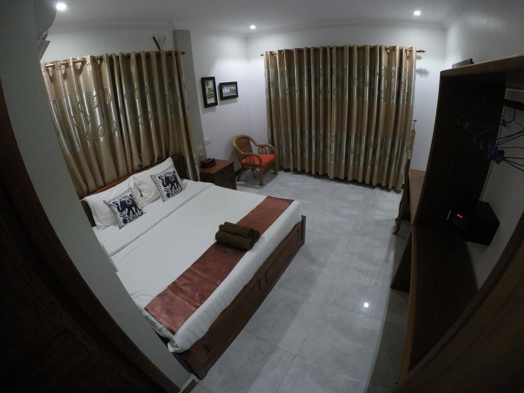 Happy​​ Family Guesthouse Kampot Exterior photo